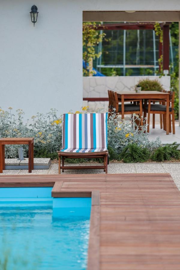 Villa Ena With Pool & Jacuzzi Donji Kasic エクステリア 写真
