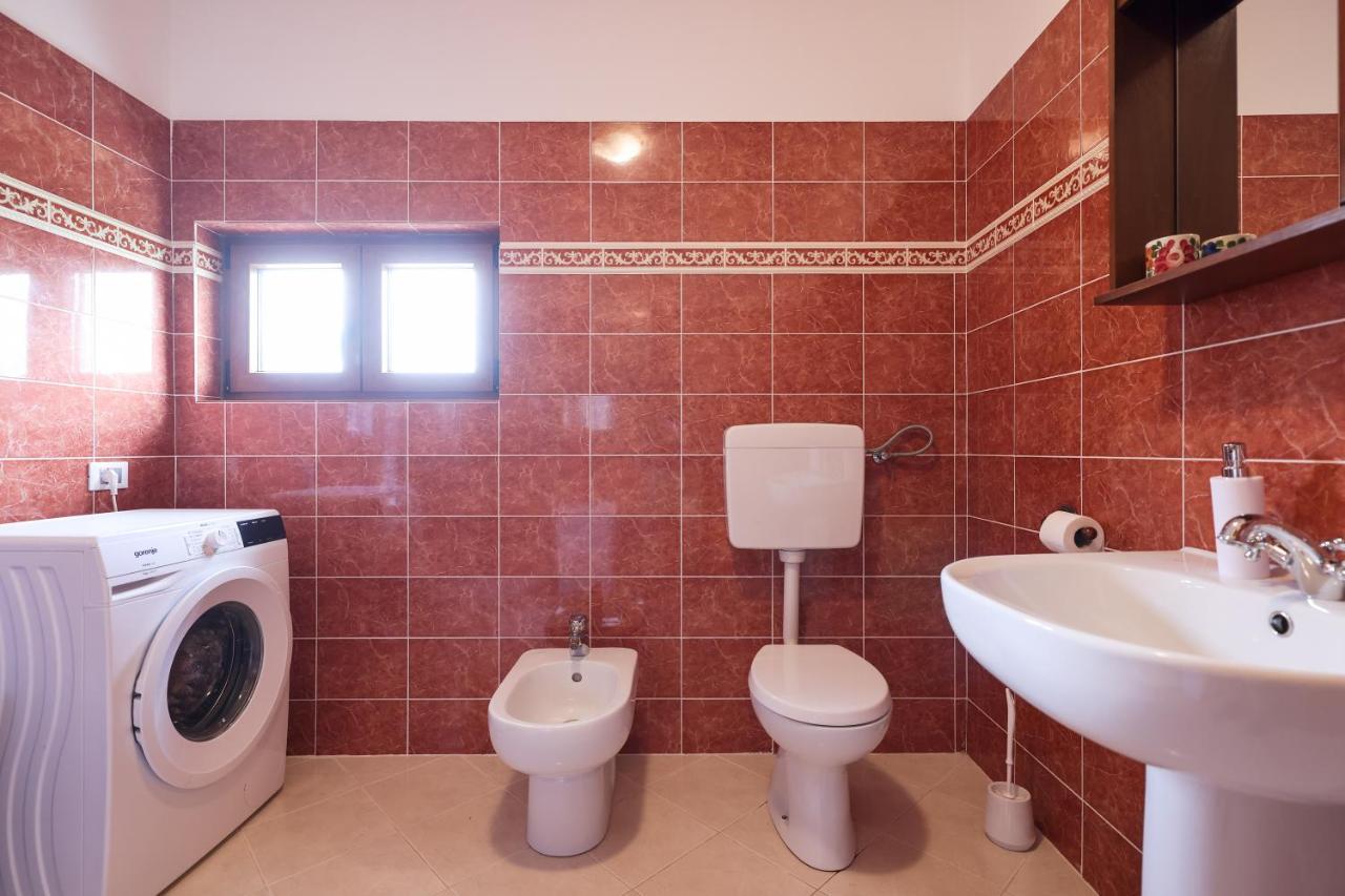 Villa Ena With Pool & Jacuzzi Donji Kasic エクステリア 写真
