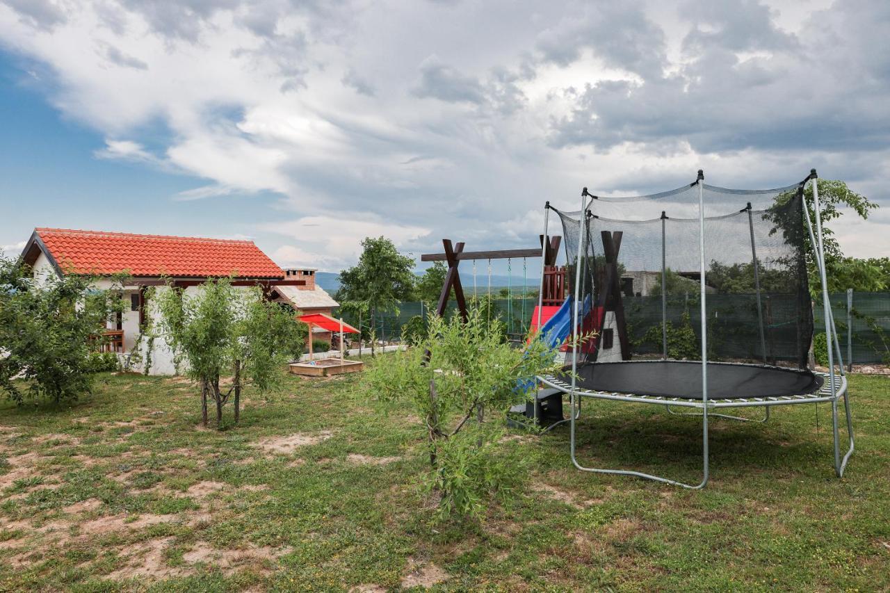 Villa Ena With Pool & Jacuzzi Donji Kasic エクステリア 写真