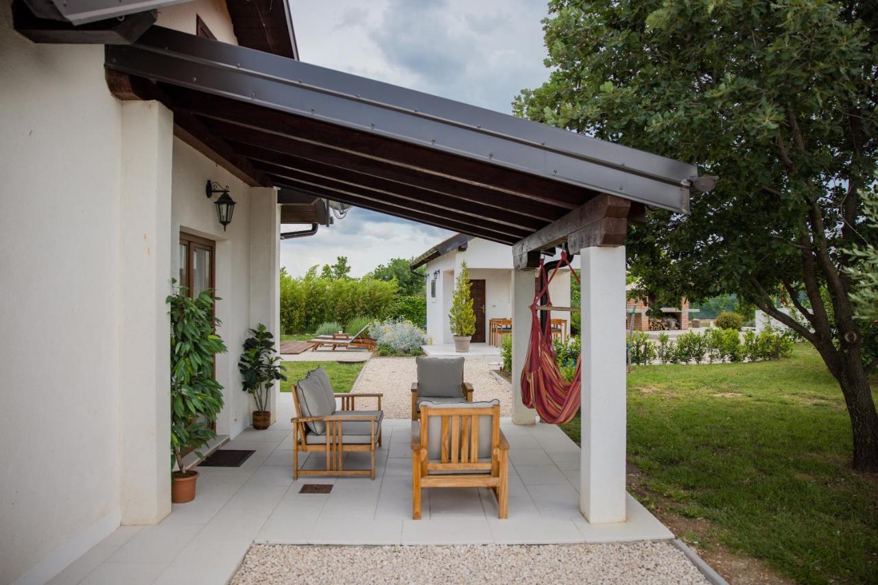 Villa Ena With Pool & Jacuzzi Donji Kasic エクステリア 写真